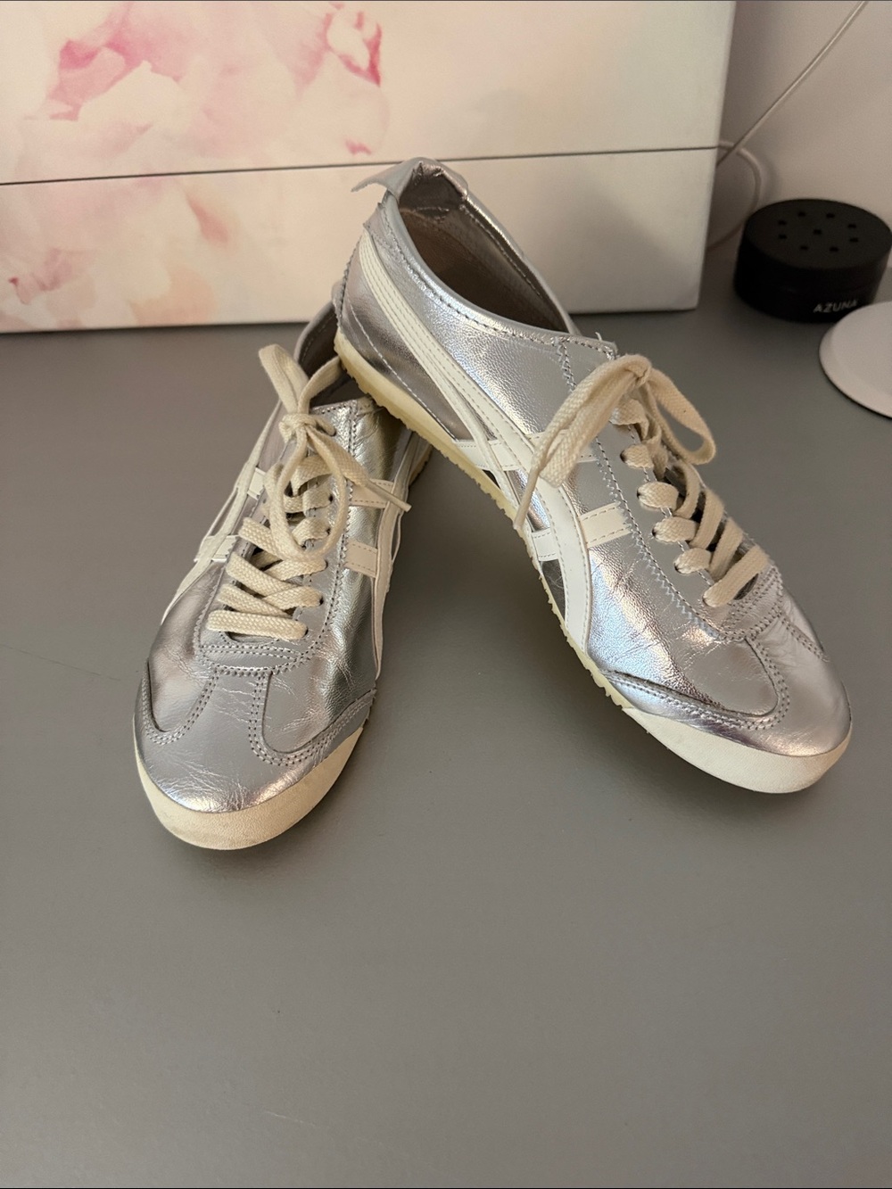 Asics Silver Metallic Low-Profile Lace-Up Sneakers wmn size 9, men size 7.5